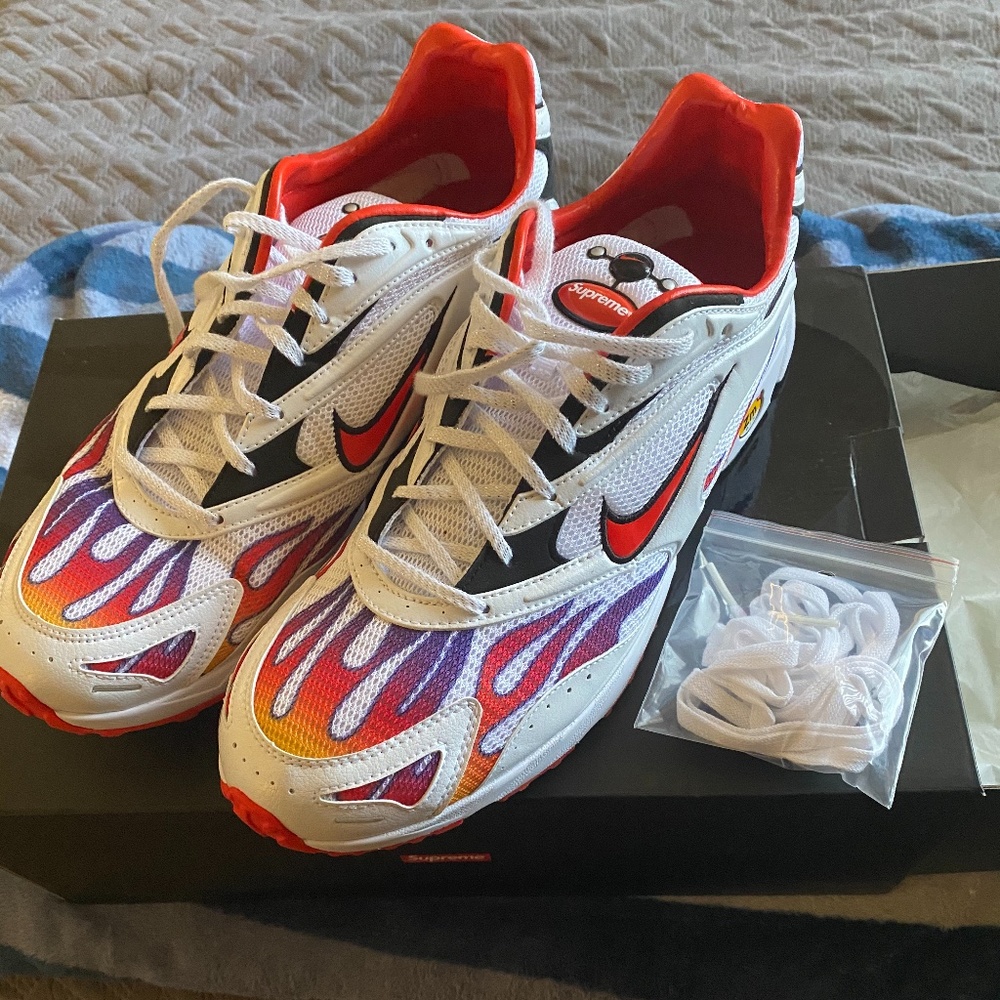 Supreme Nike Zoom Streak Spectrum White